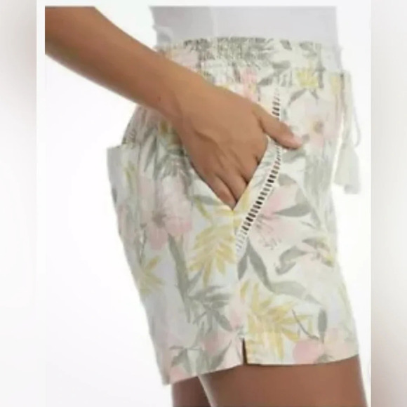 Briggs Women’s Linen Blend Pull-On Shorts Floral Tassels Pockets Medium - Picture 3 of 11